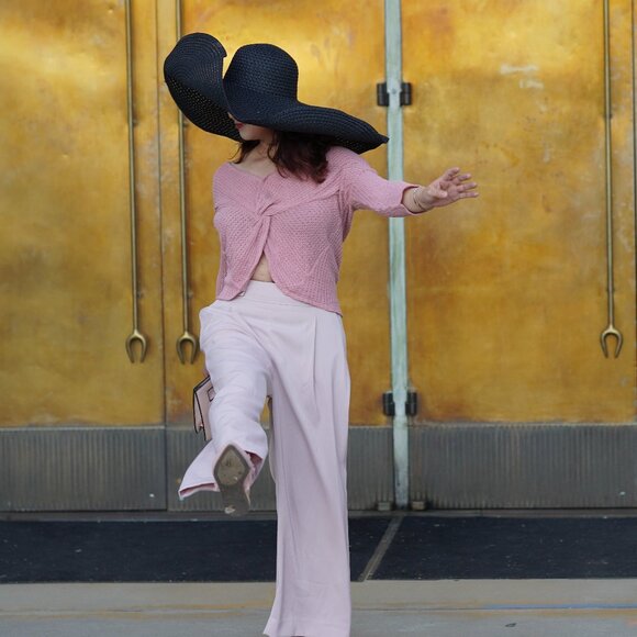 Black Super Wide Brim UV Protection Sun Beach Floppy Straw Hat Wired Edge - Picture 2 of 6